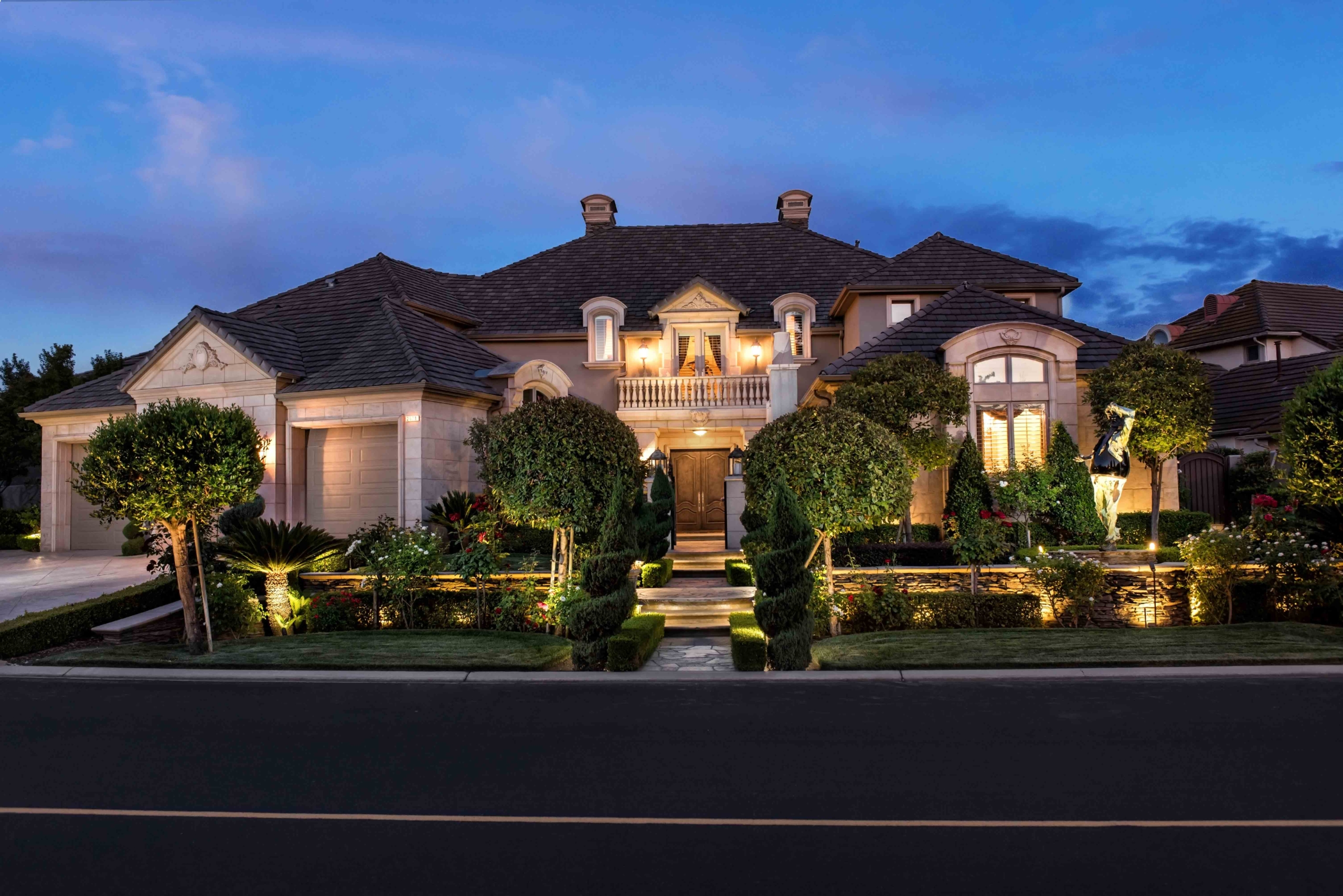 2671 W Lake VanNess